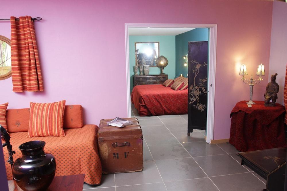 Mas De La Chapelle Hotel Arles Exterior photo