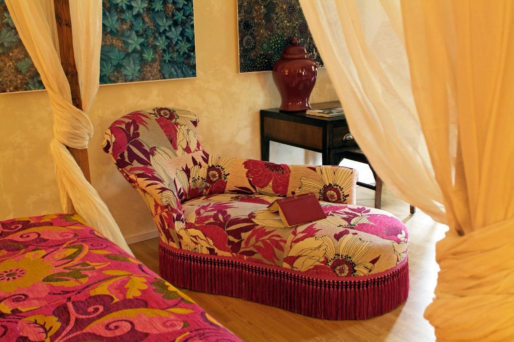 Mas De La Chapelle Hotel Arles Room photo