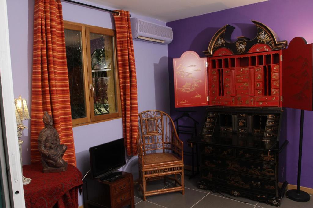 Mas De La Chapelle Hotel Arles Room photo